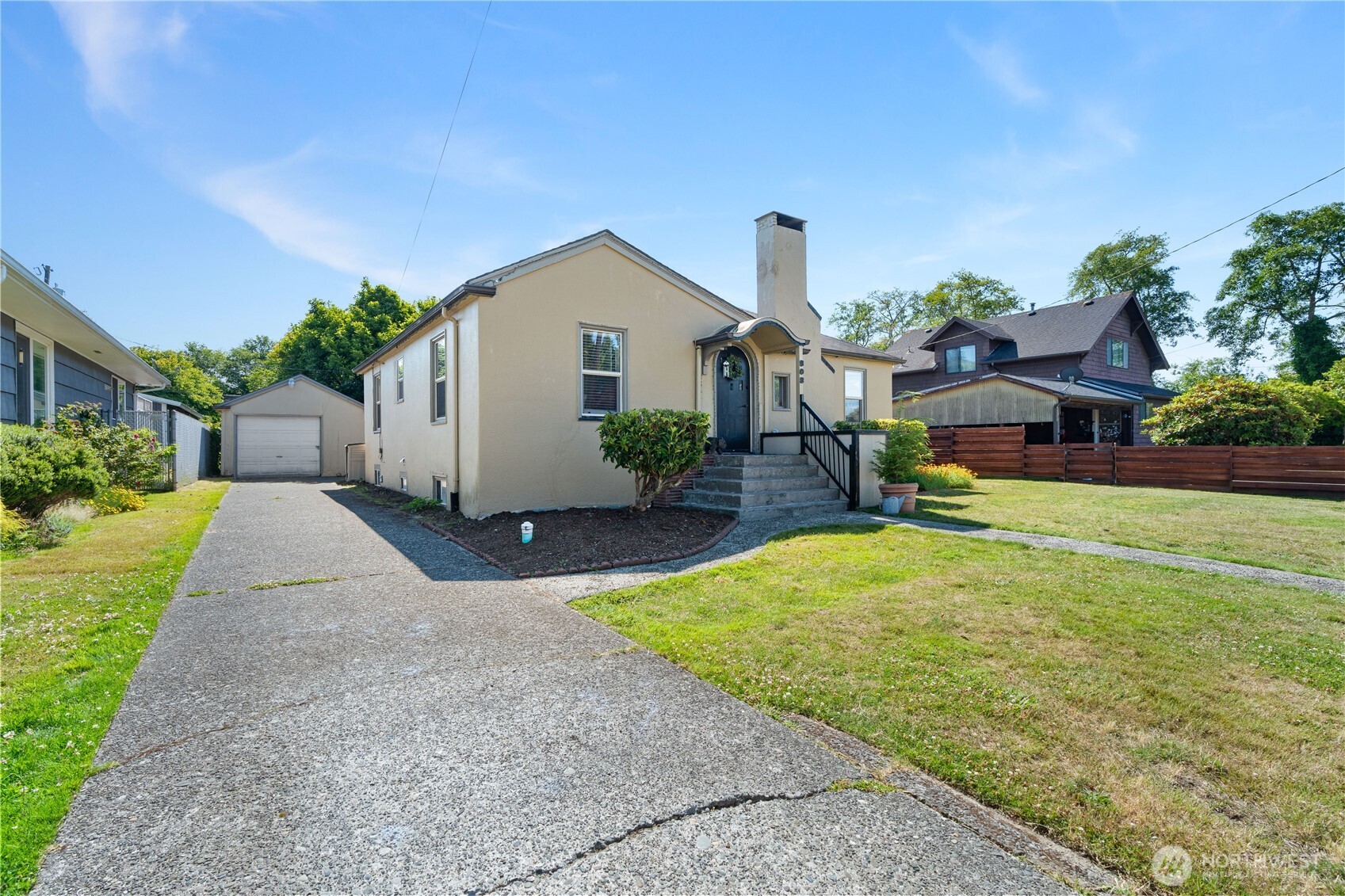 808 N Thornton Street Property Photo 32