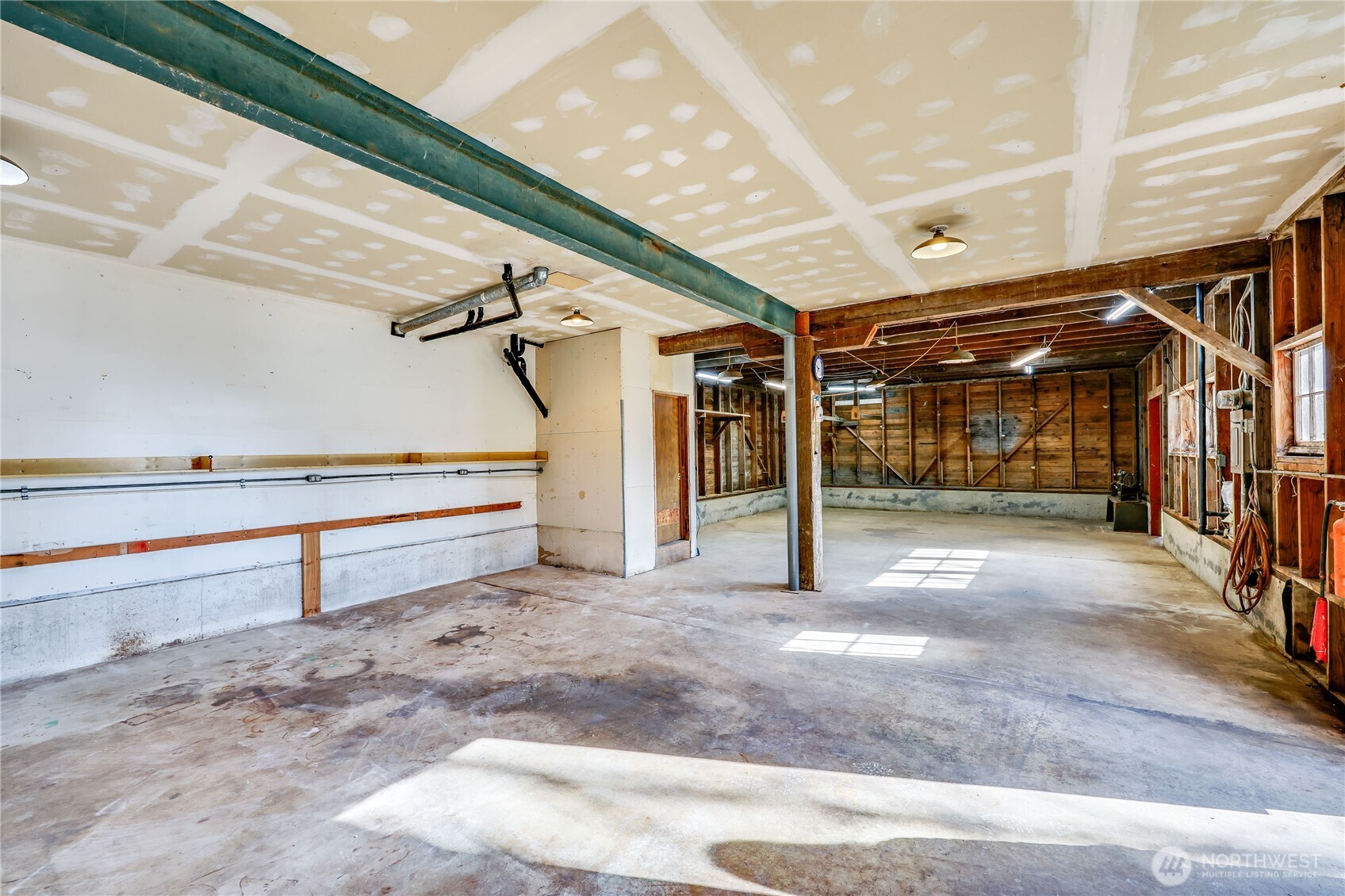 2801 West Valley Road Property Photo 33