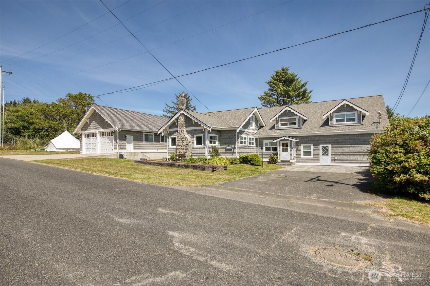 6 4th Street Property Photo 2