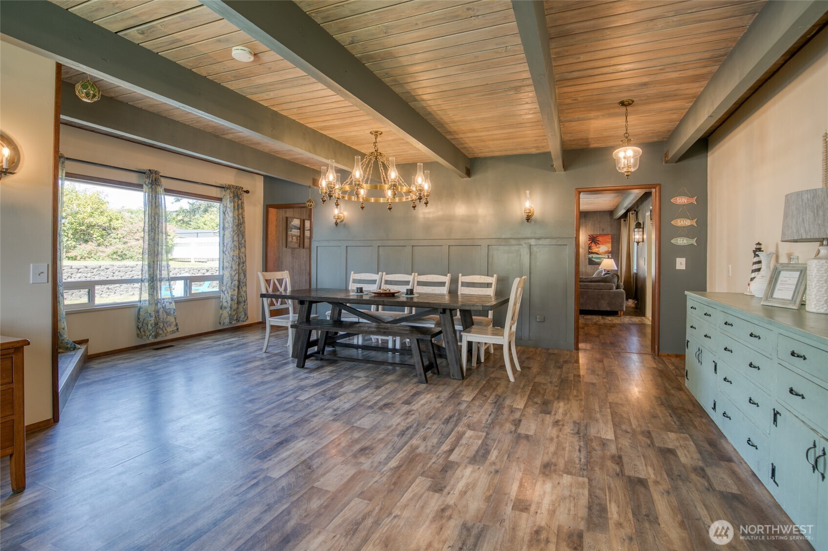 6 4th Street Property Photo 3