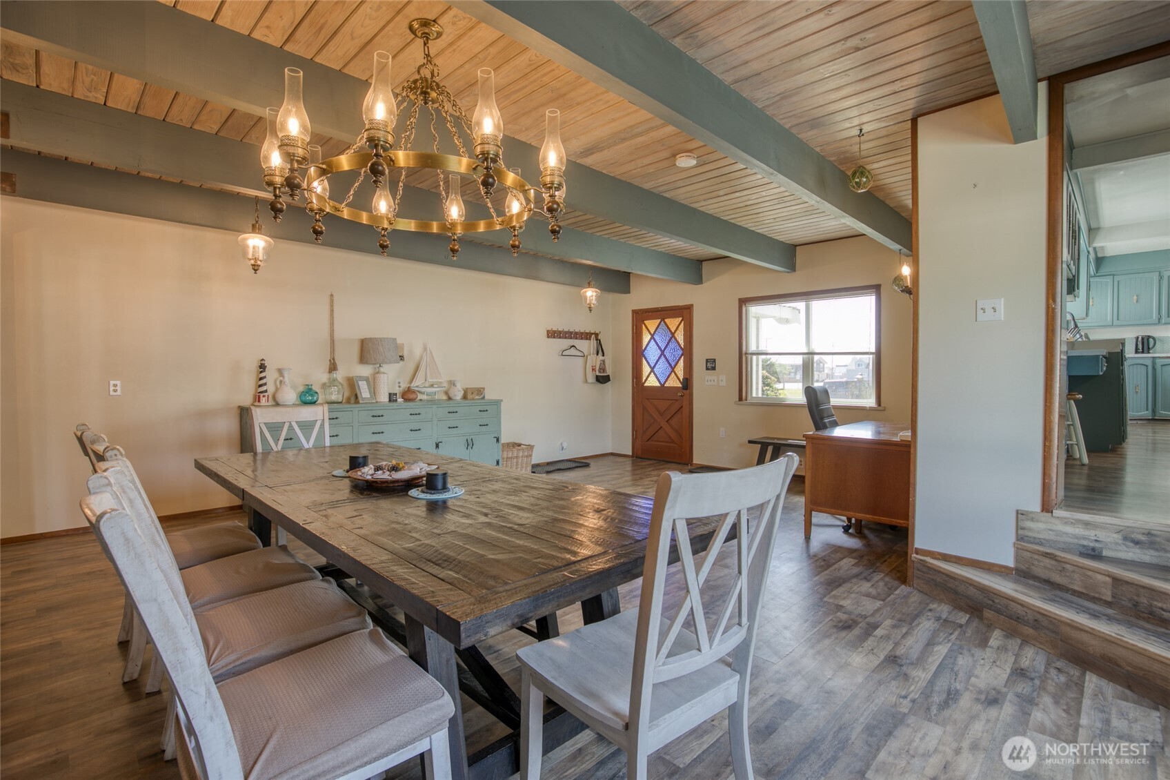 6 4th Street Property Photo 4