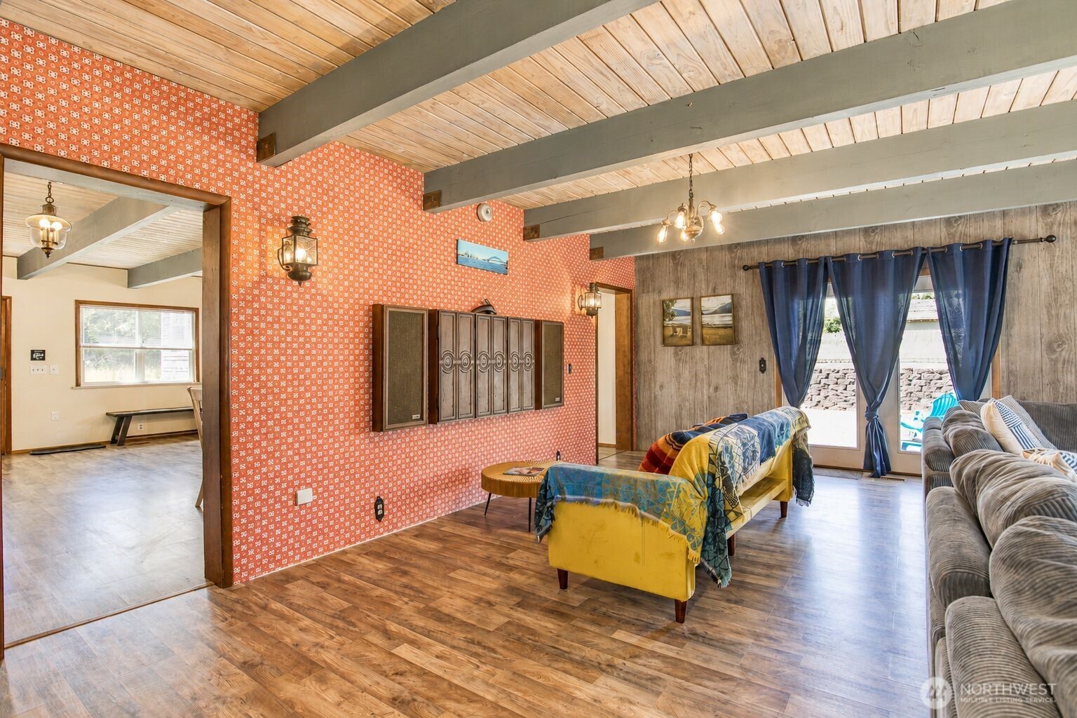 6 4th Street Property Photo 10