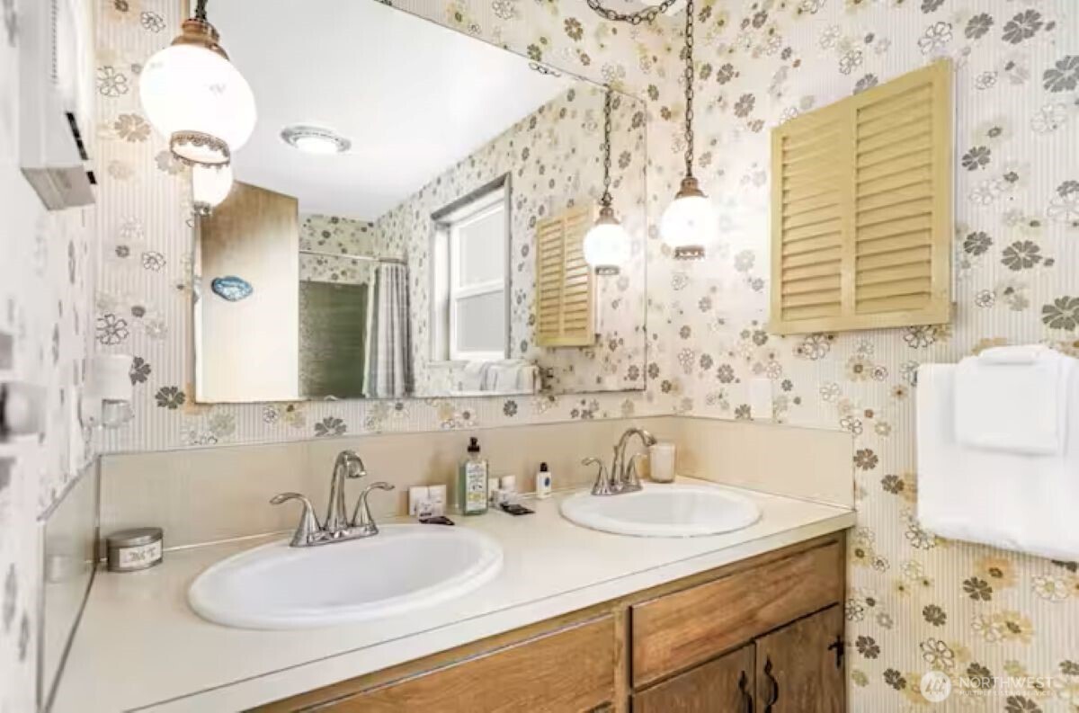 6 4th Street Property Photo 11