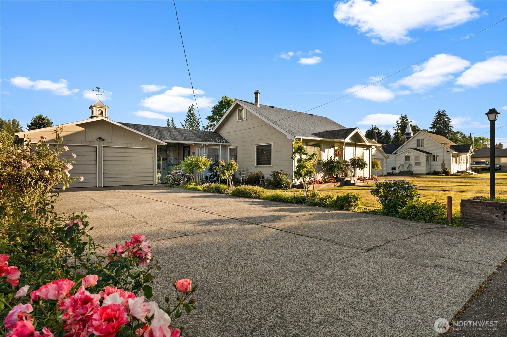 5528 23rd Street Property Photo 3