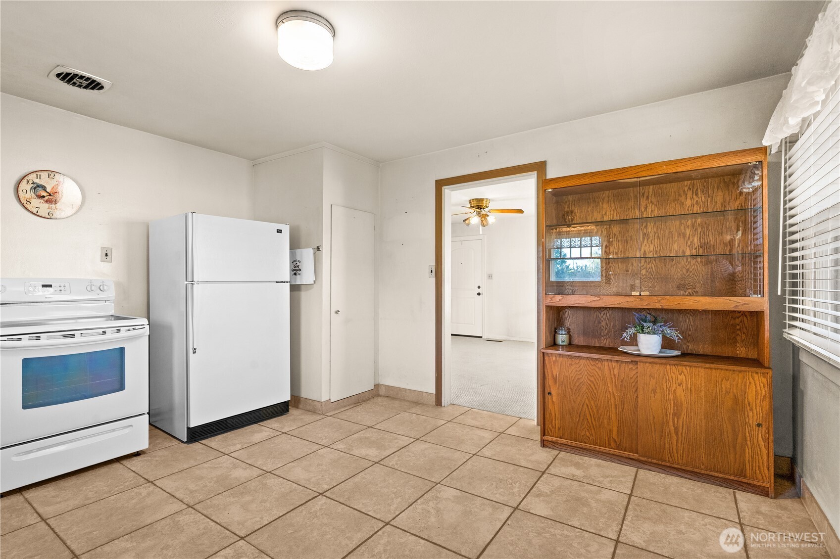5528 23rd Street Property Photo 7