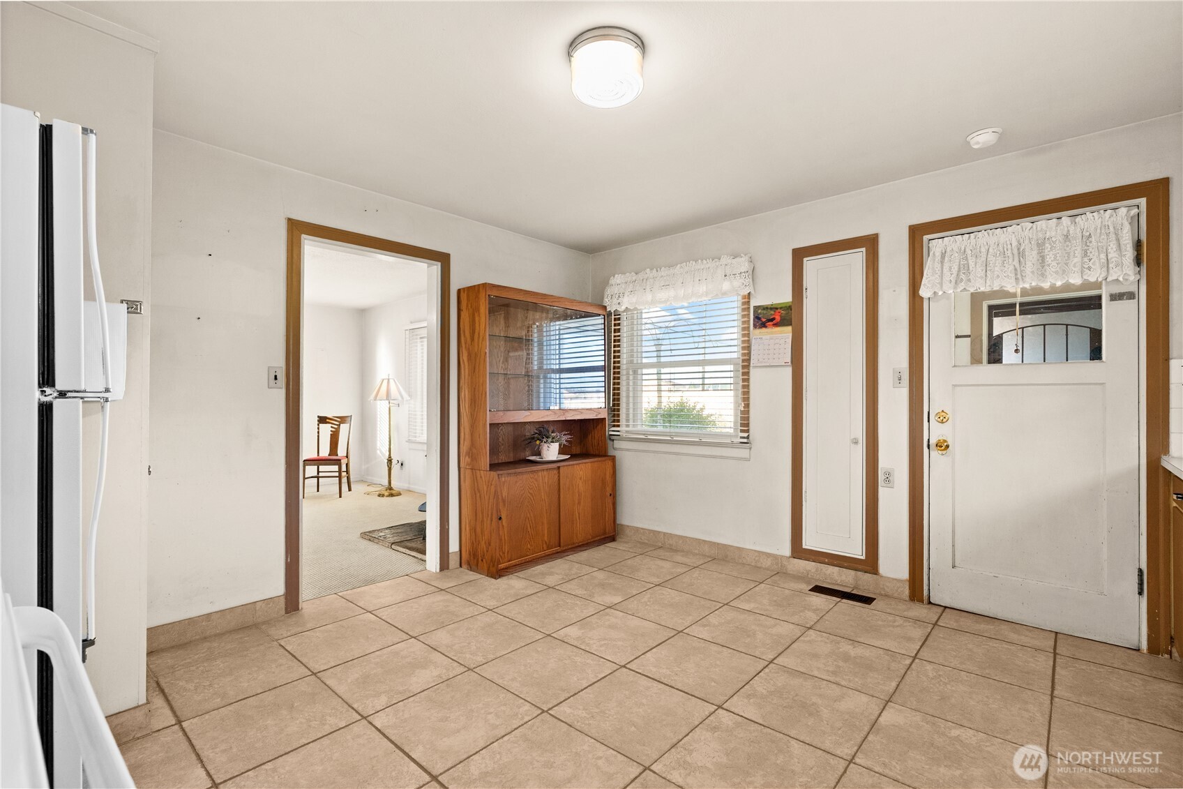 5528 23rd Street Property Photo 8