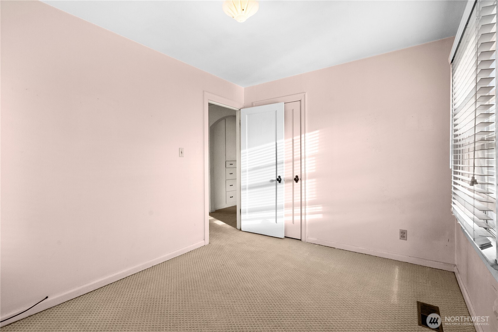 5528 23rd Street Property Photo 15