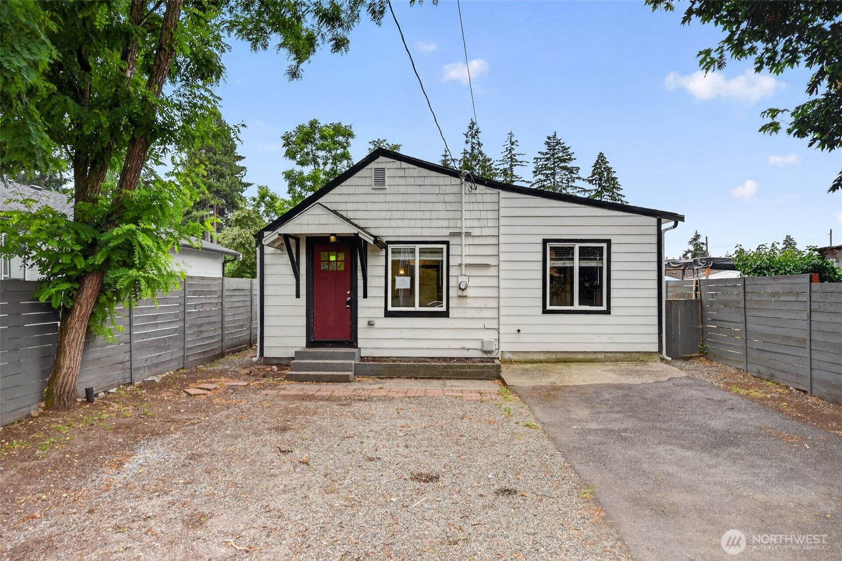512 133rd Street Property Photo 2