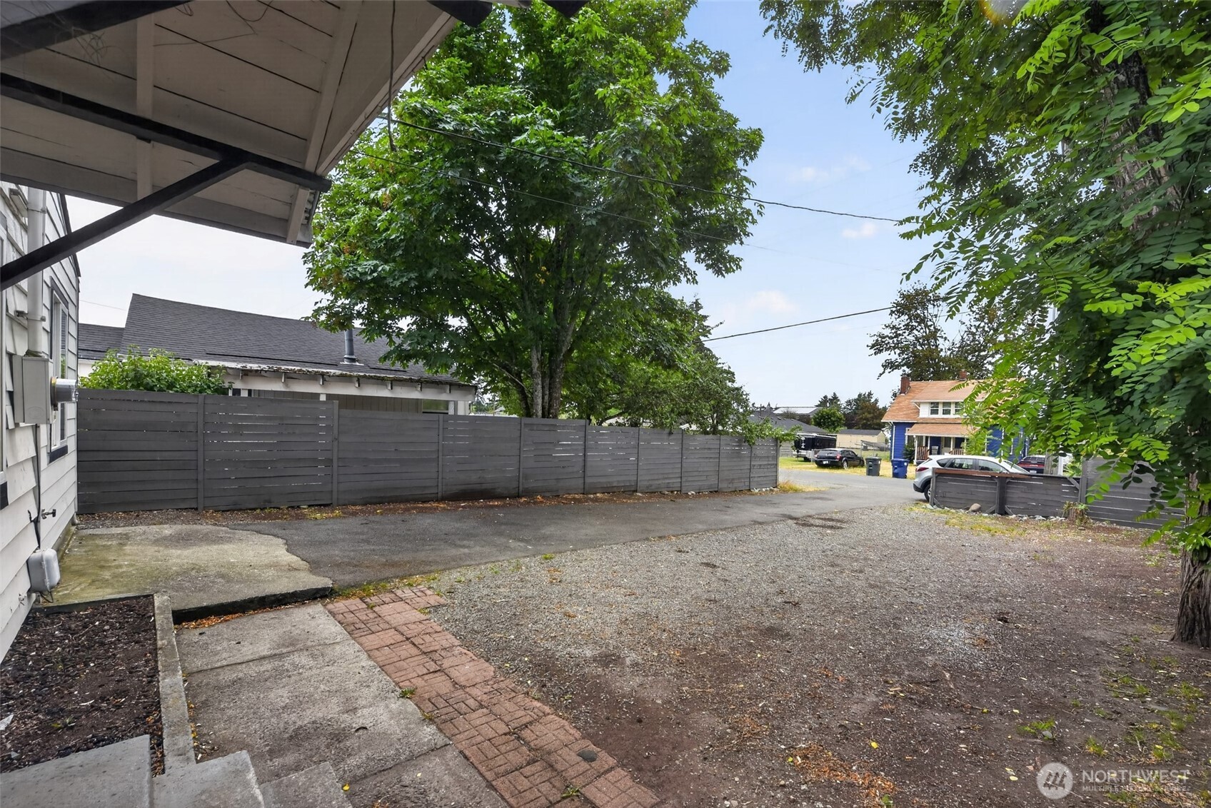 512 133rd Street Property Photo 3