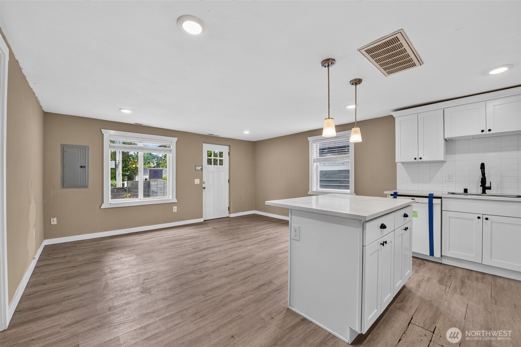 512 133rd Street Property Photo 5