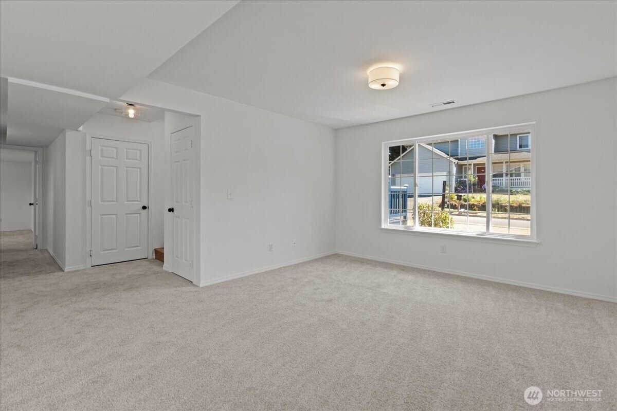 2956 Lowren Loop Property Photo 27