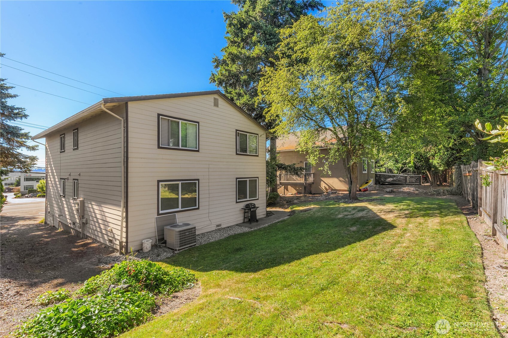 822 6th Street Property Photo 4
