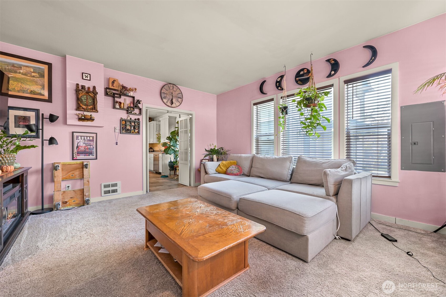 2138 Woburn Street Property Photo 4