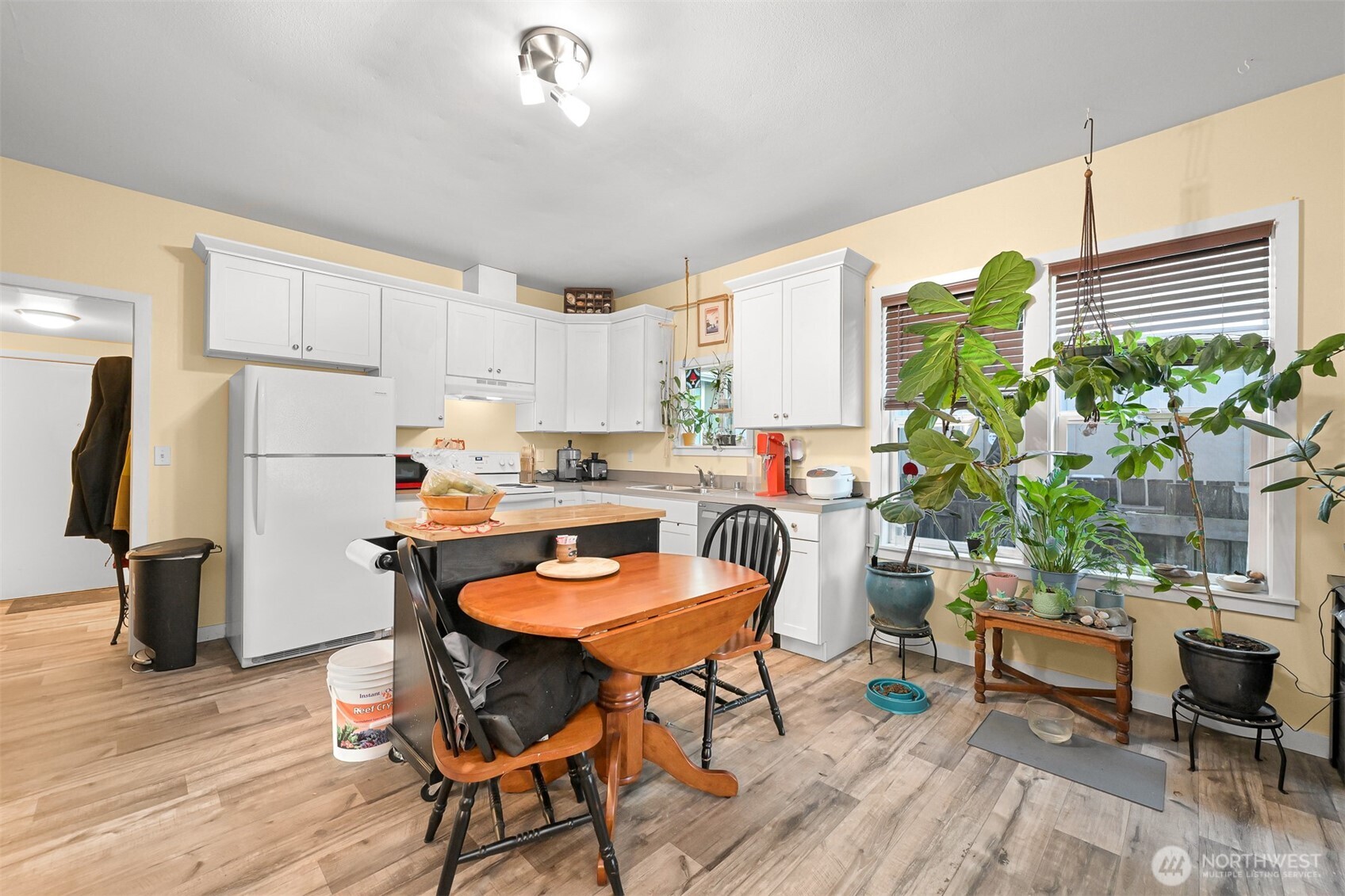 2138 Woburn Street Property Photo 9