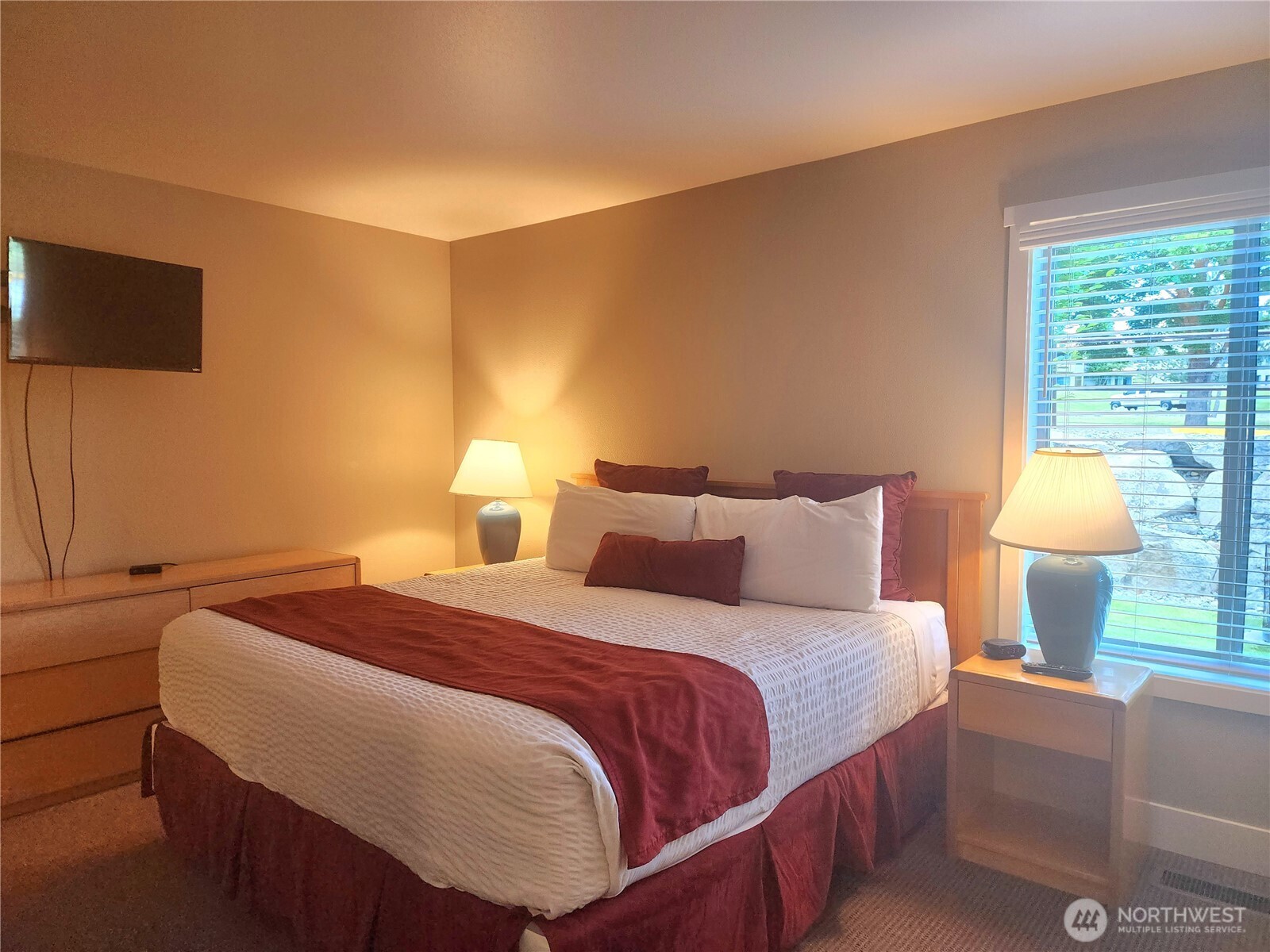 1 Lakeside 712-f Property Photo 13