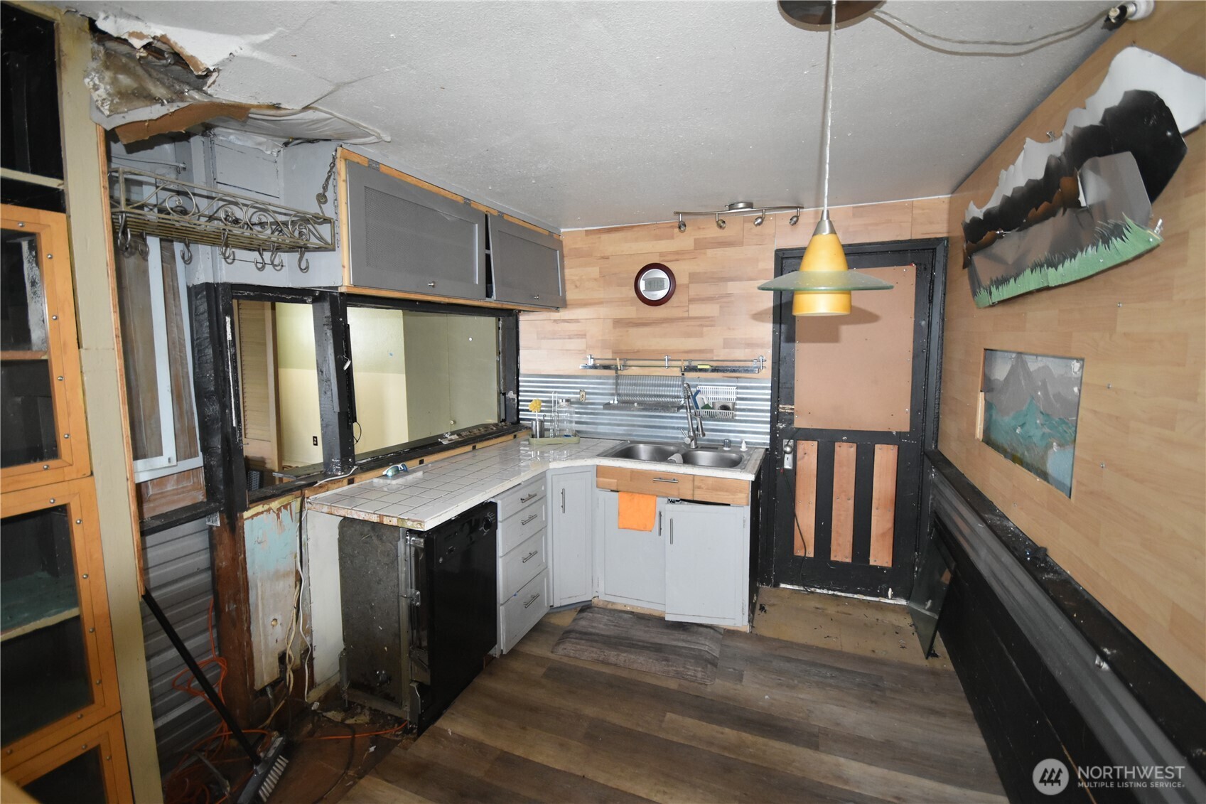 1647 Beach Drive Property Photo 14