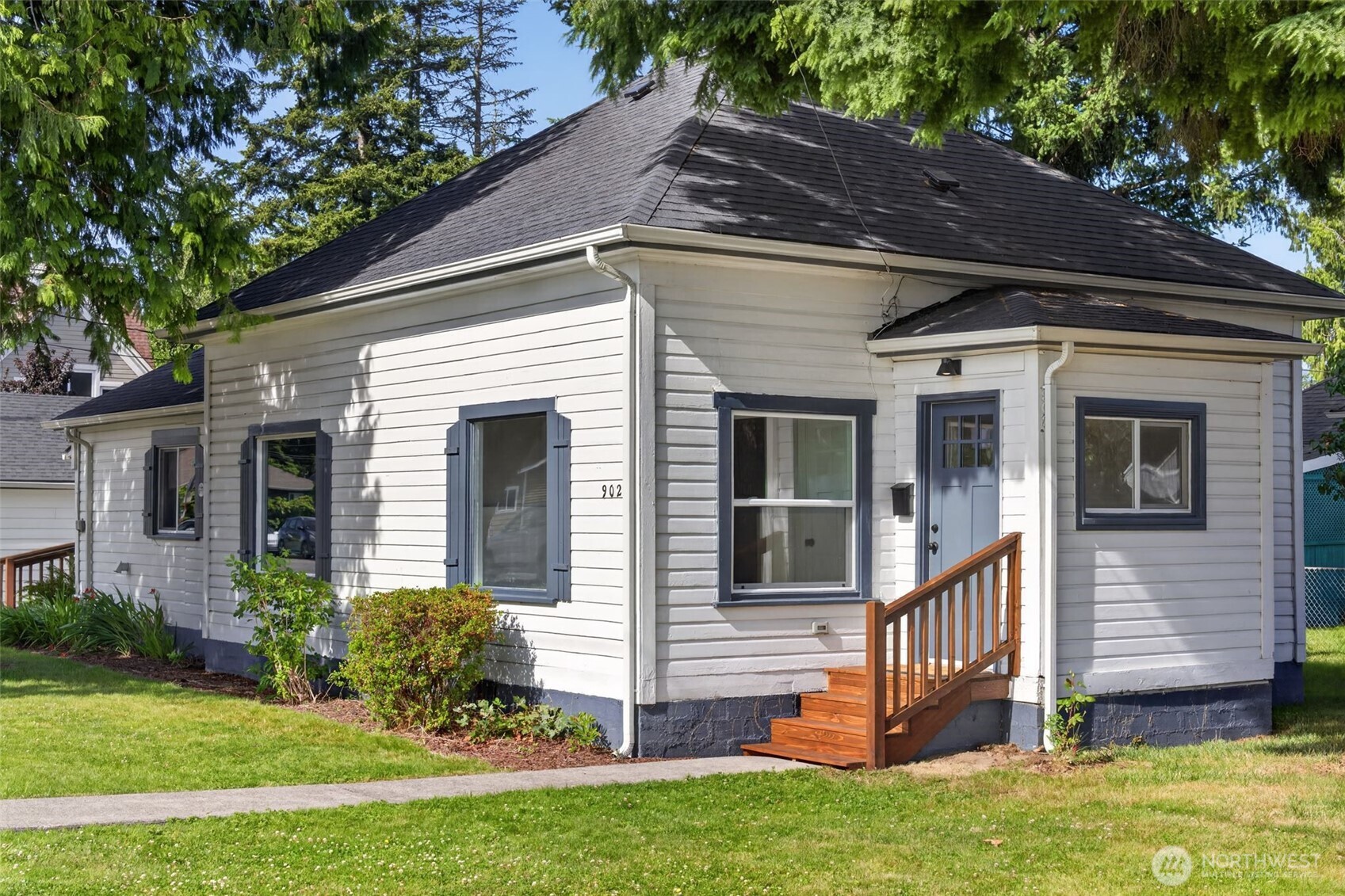 902 Fidalgo Street Property Photo 3