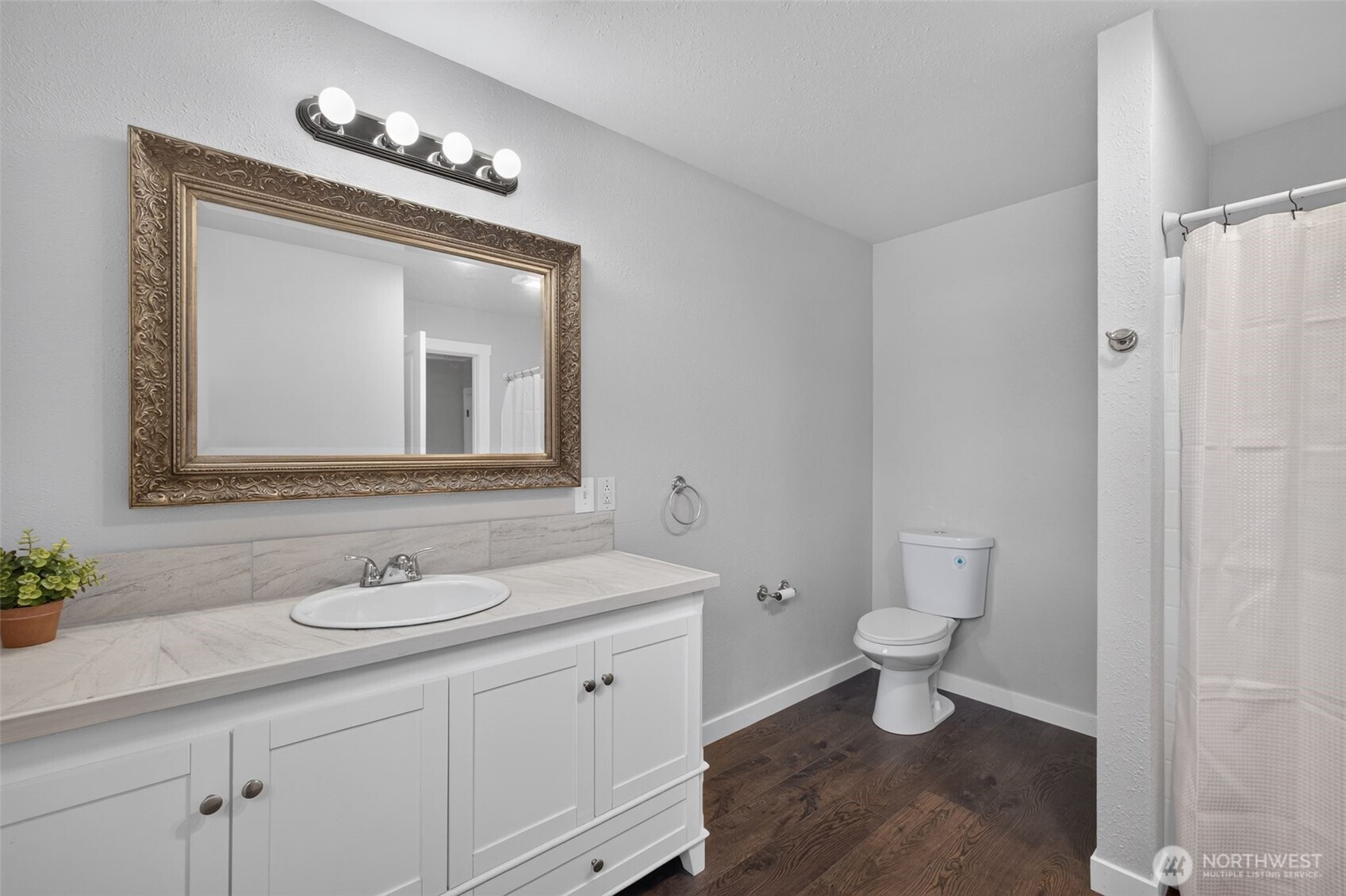 902 Fidalgo Street Property Photo 12