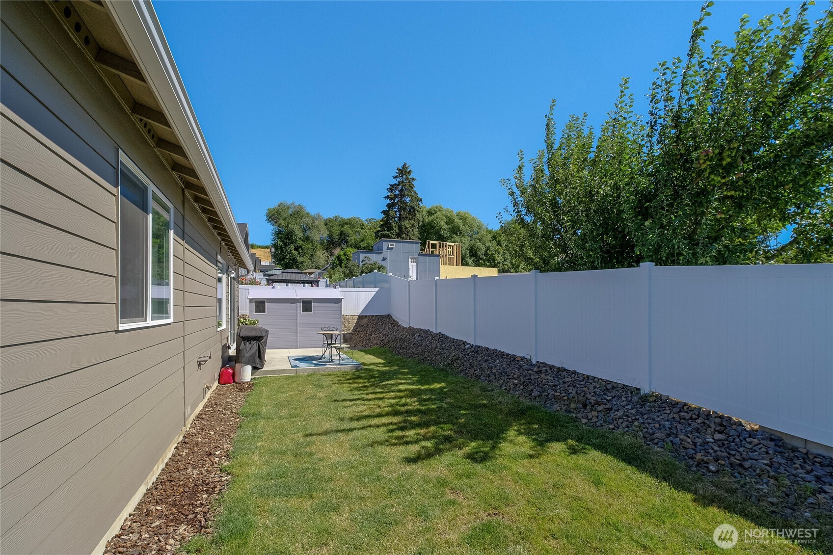 1133 S New Oak Lane Property Photo 11