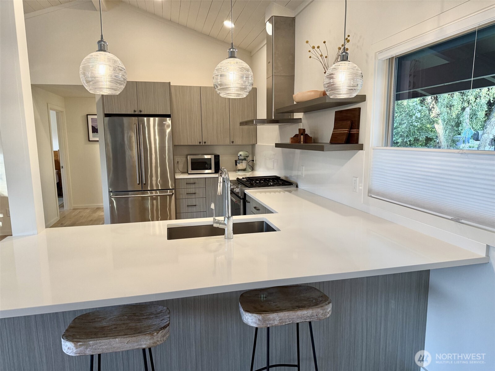 220 Sixth Street Property Photo 6