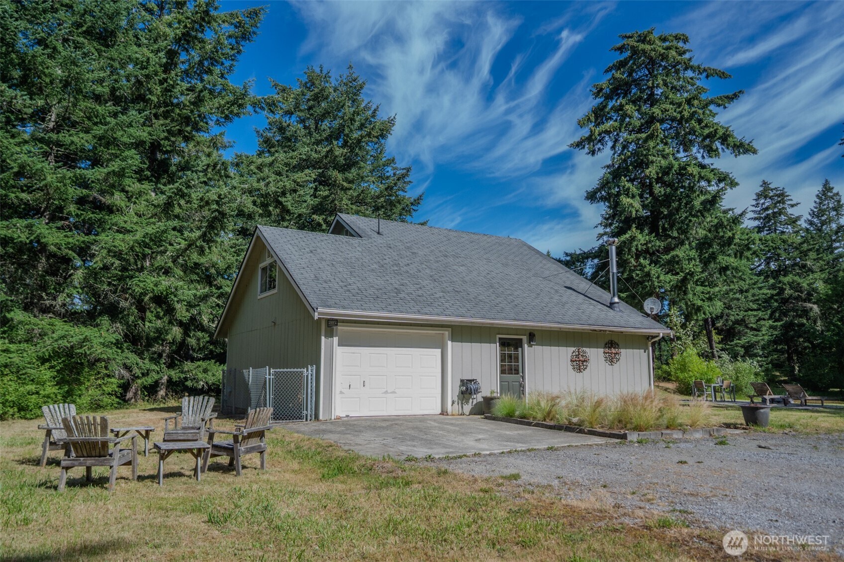 734 Swan Road Property Photo 2