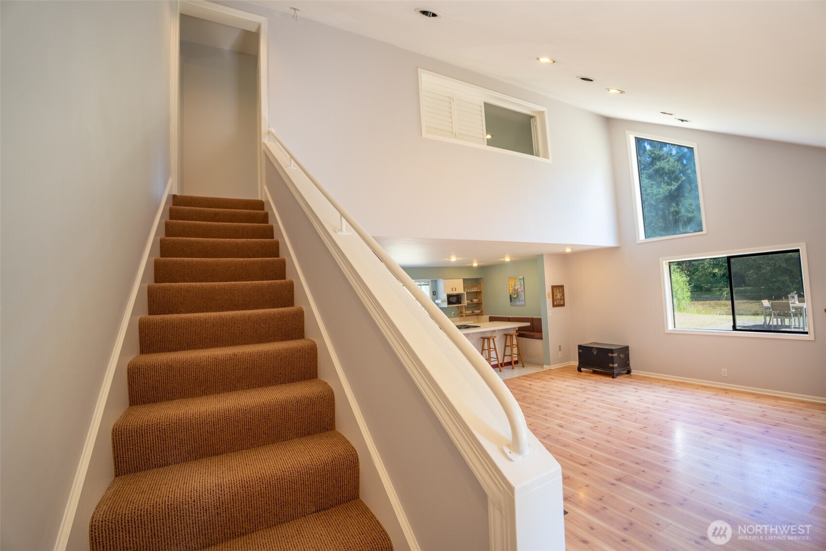 734 Swan Road Property Photo 11