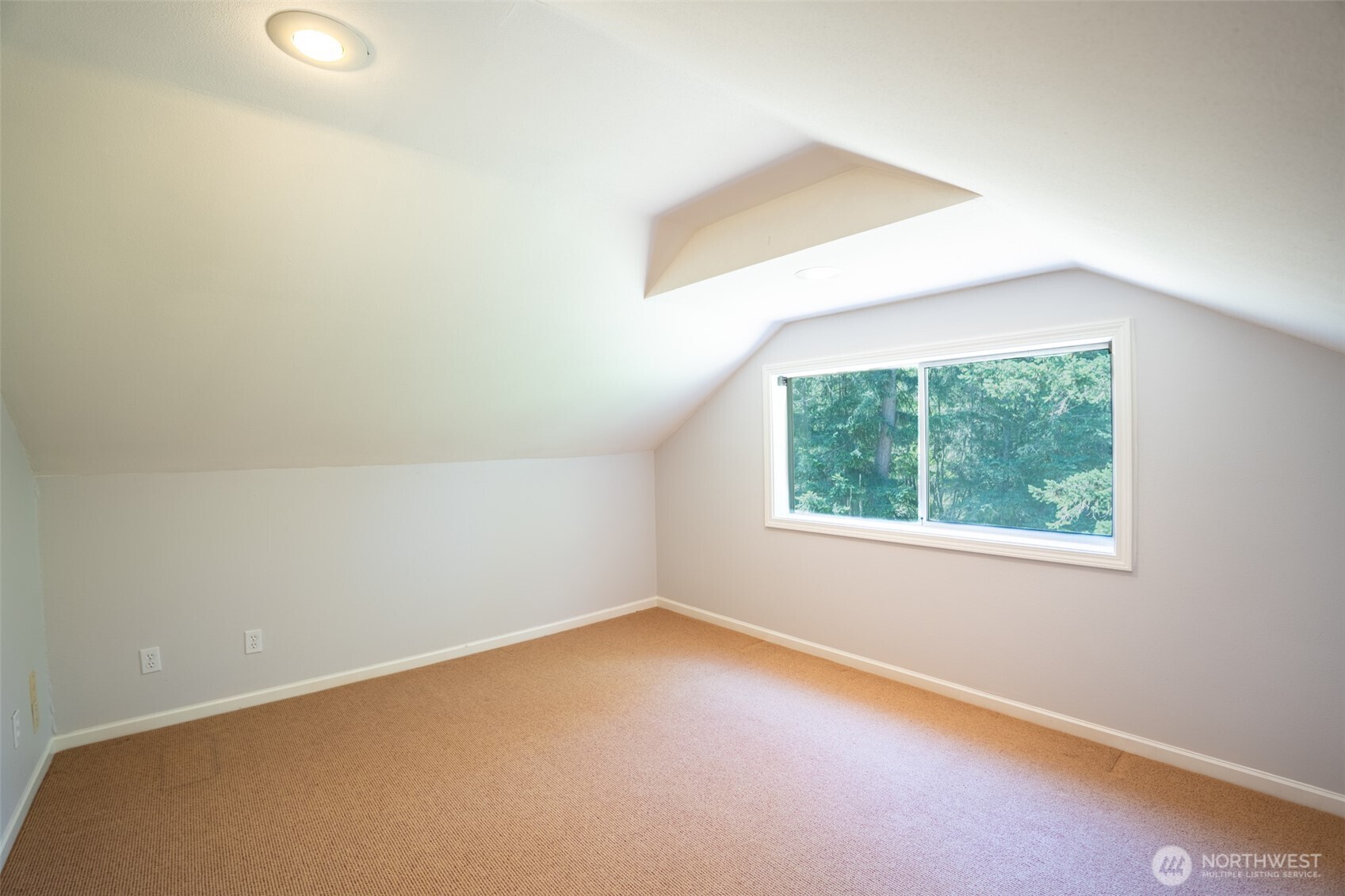 734 Swan Road Property Photo 15