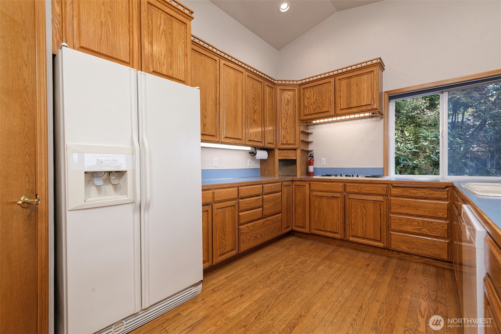 220 Se Sells Drive Property Photo 13