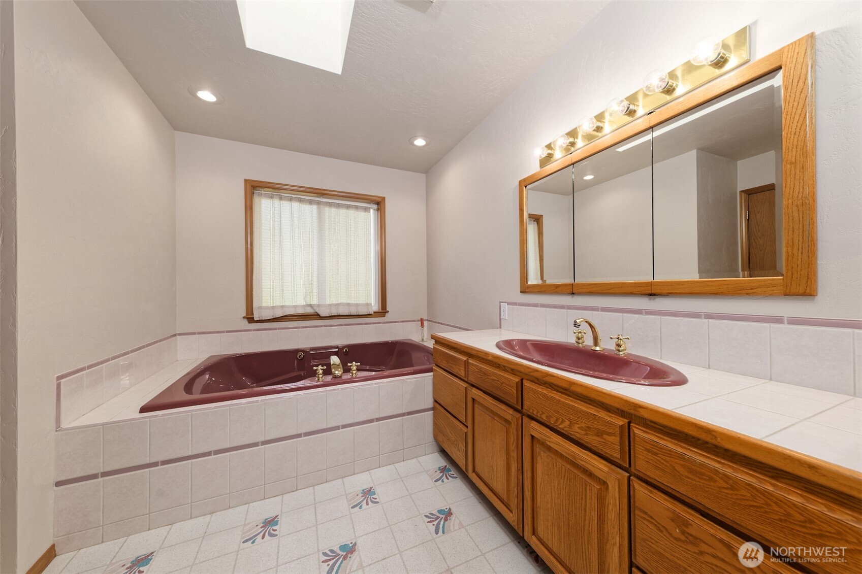 220 Se Sells Drive Property Photo 21