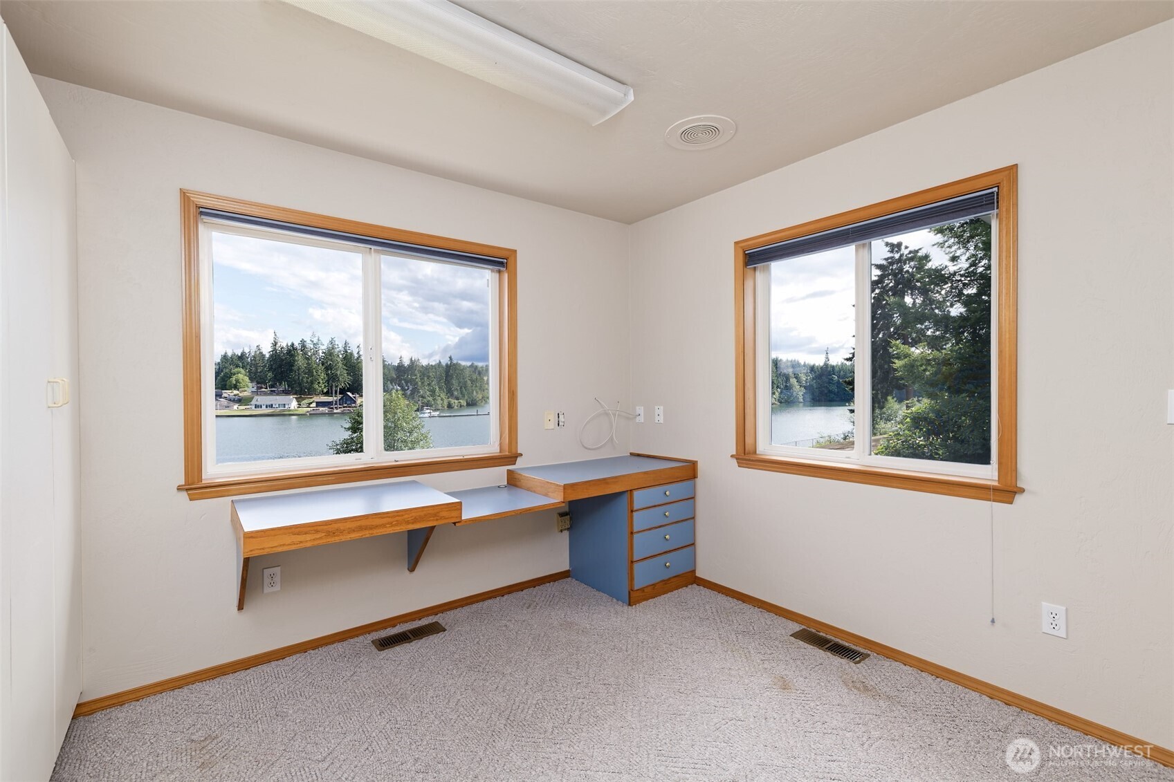 220 Se Sells Drive Property Photo 24
