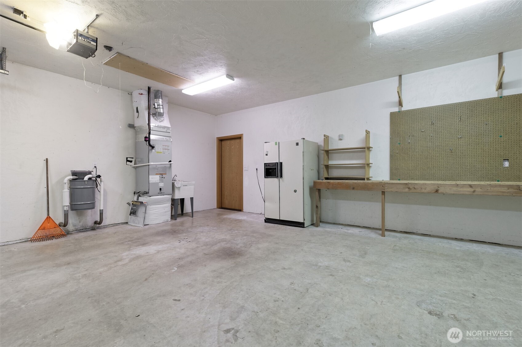 220 Se Sells Drive Property Photo 27