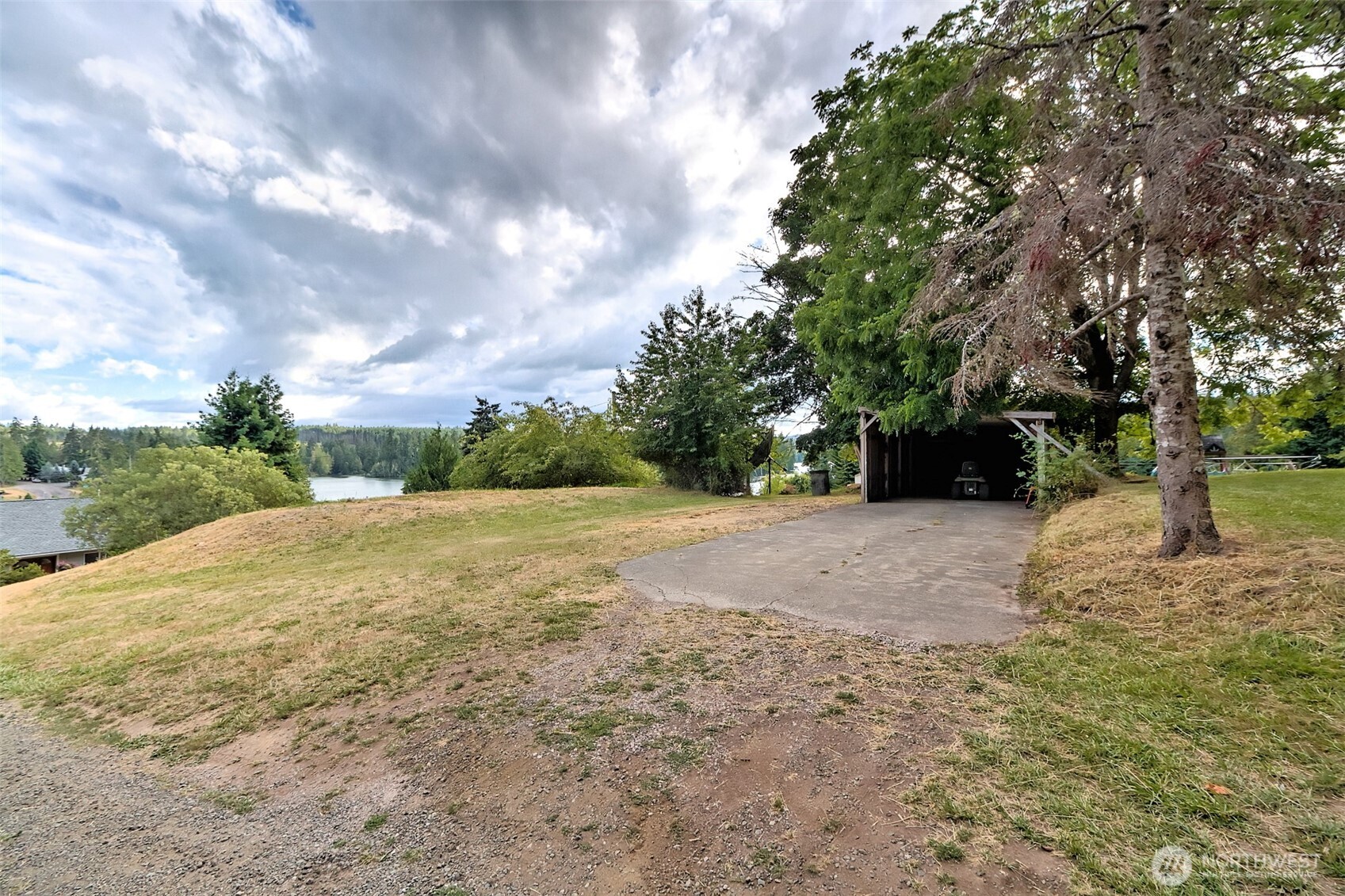 220 Se Sells Drive Property Photo 39