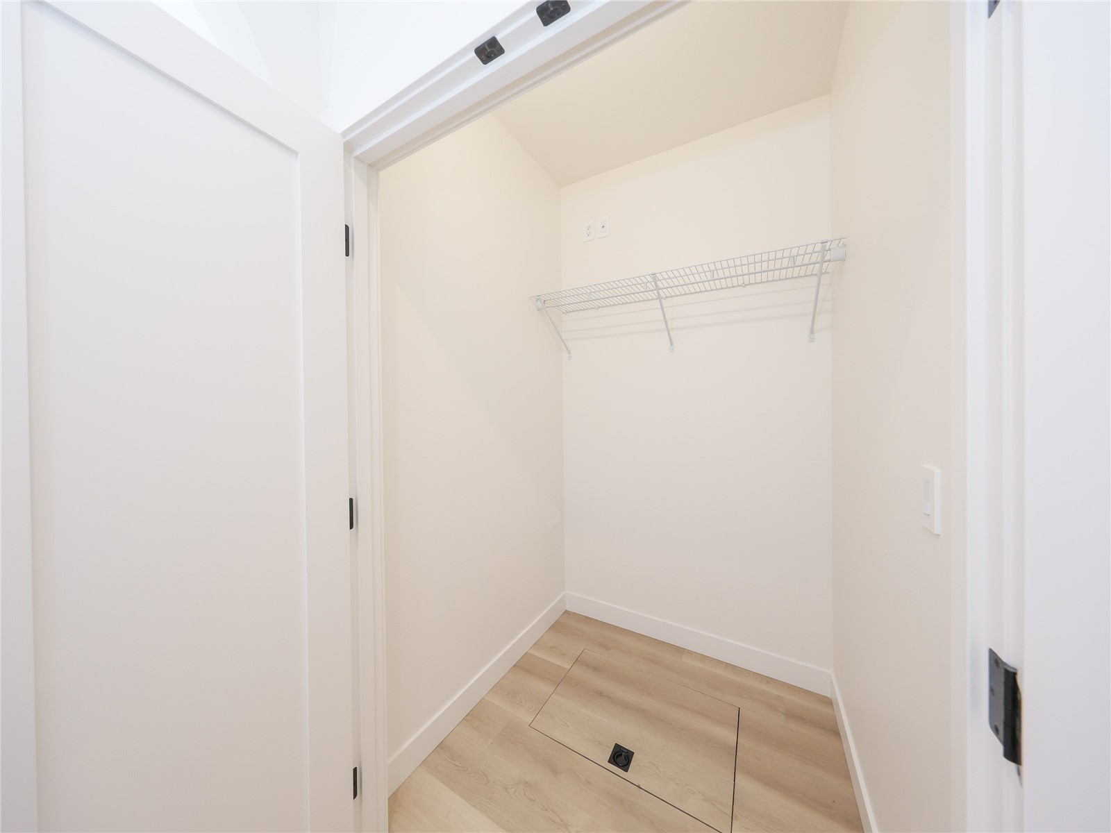 3333 Nassau St Street B Property Photo 17