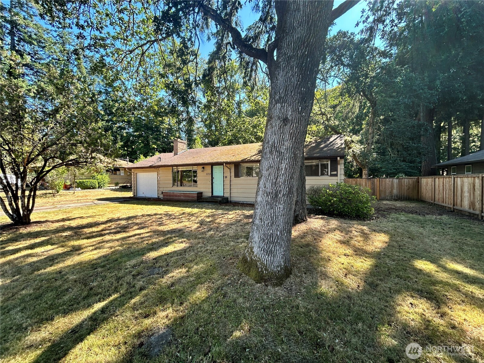 11717 83rd Avenue Property Photo 3