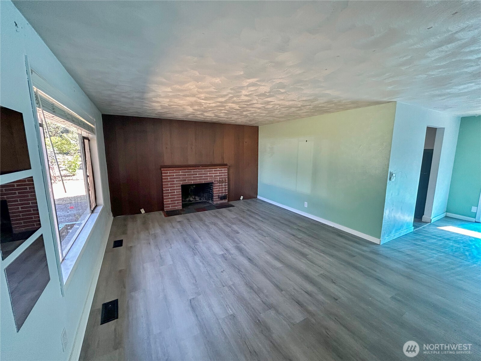 11717 83rd Avenue Property Photo 4
