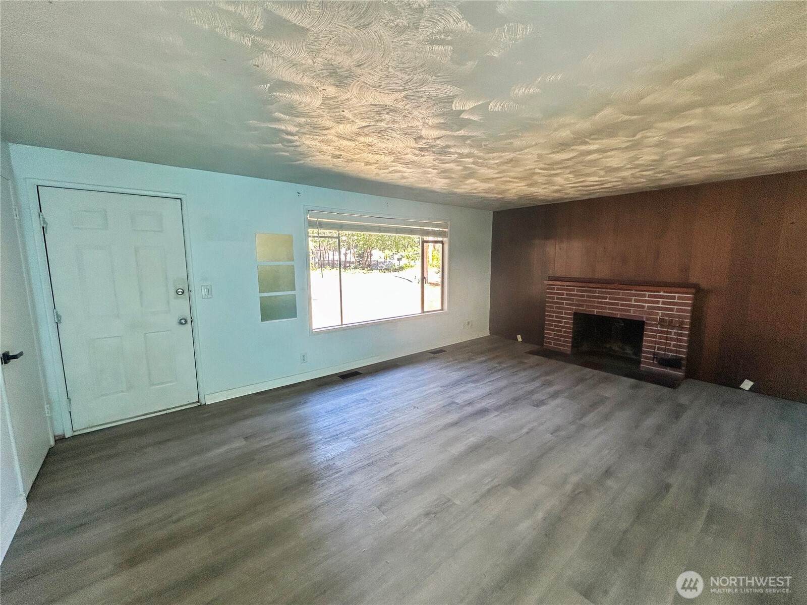 11717 83rd Avenue Property Photo 6