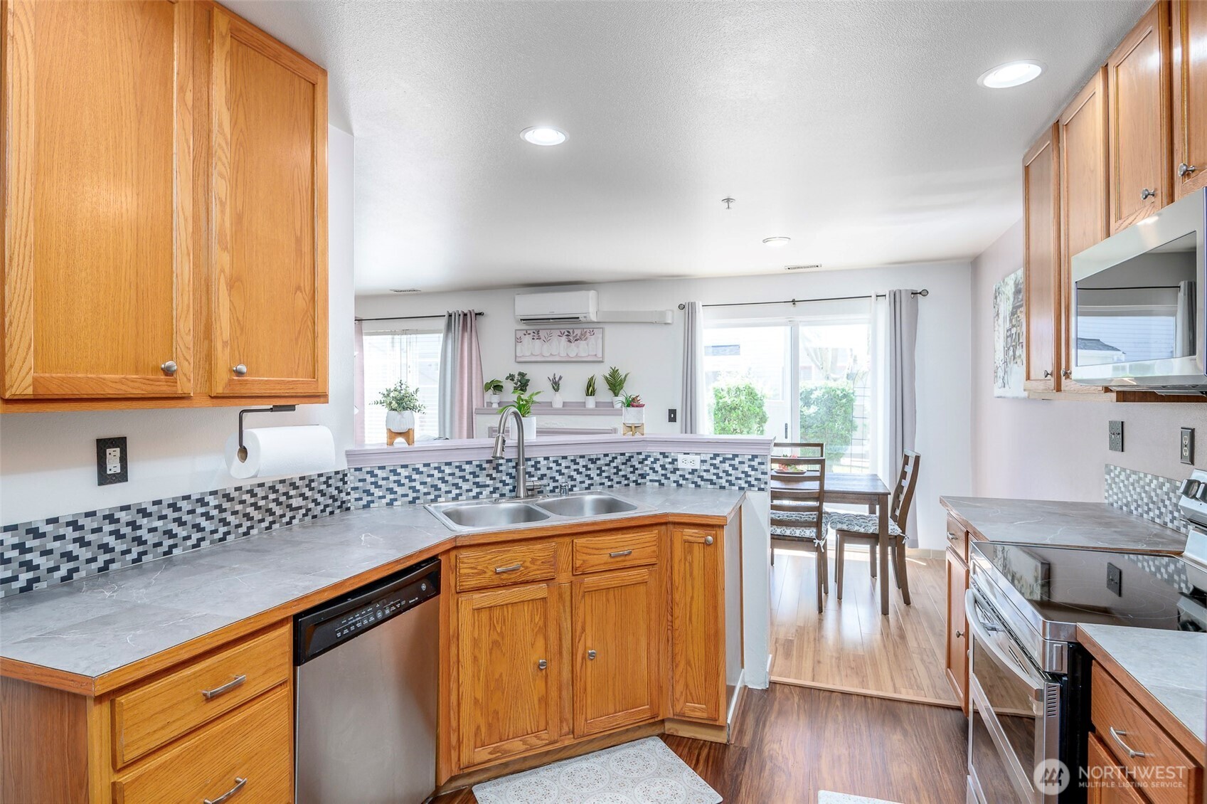 4802 Nassau Avenue 104 Property Photo 17