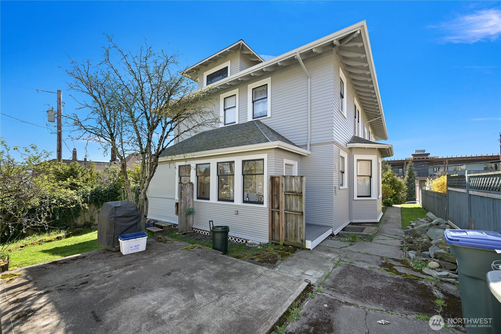 1200 W Holly Street Property Photo 31