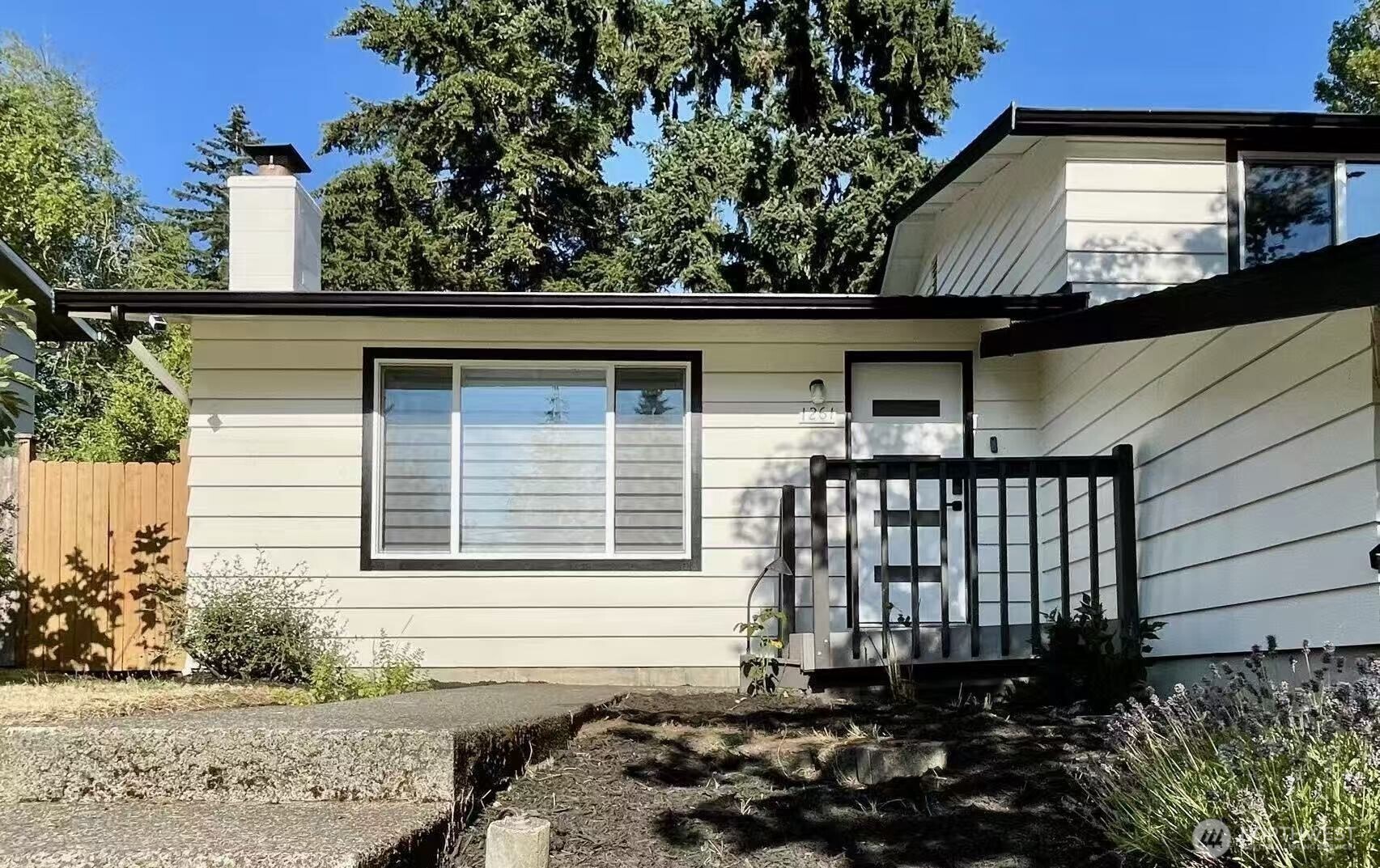 1261 150th Avenue Property Photo 5