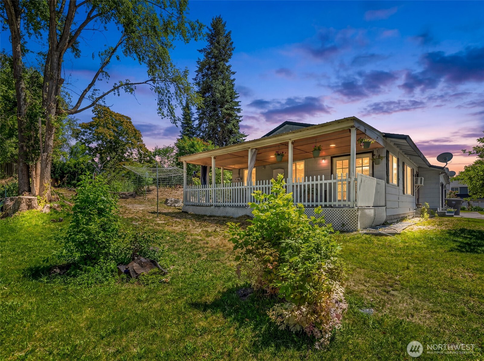 593 Rolfs Place Property Photo 22