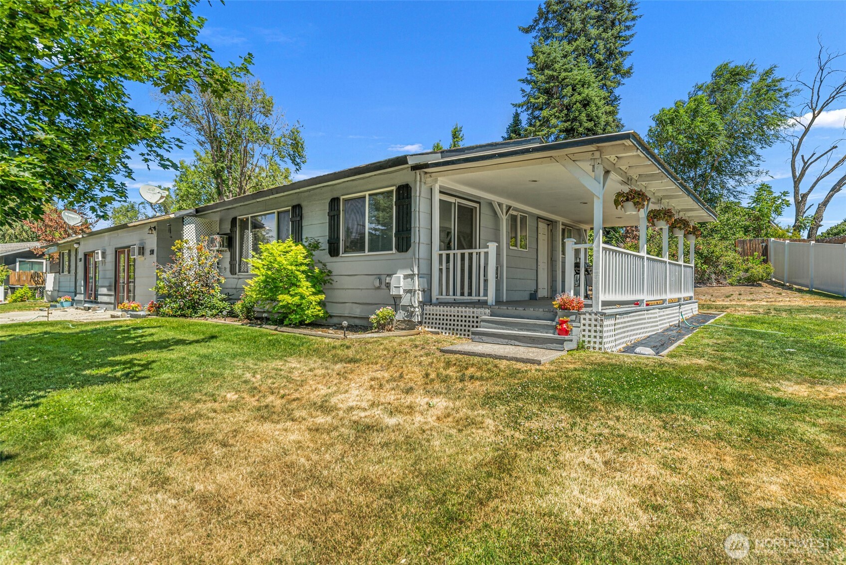 593 Rolfs Place Property Photo 40