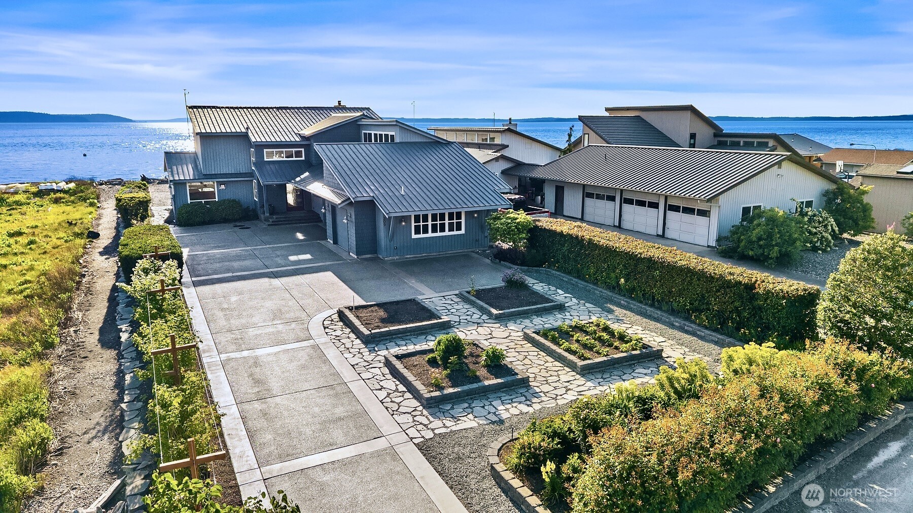 309 Seascape Drive Property Photo 3
