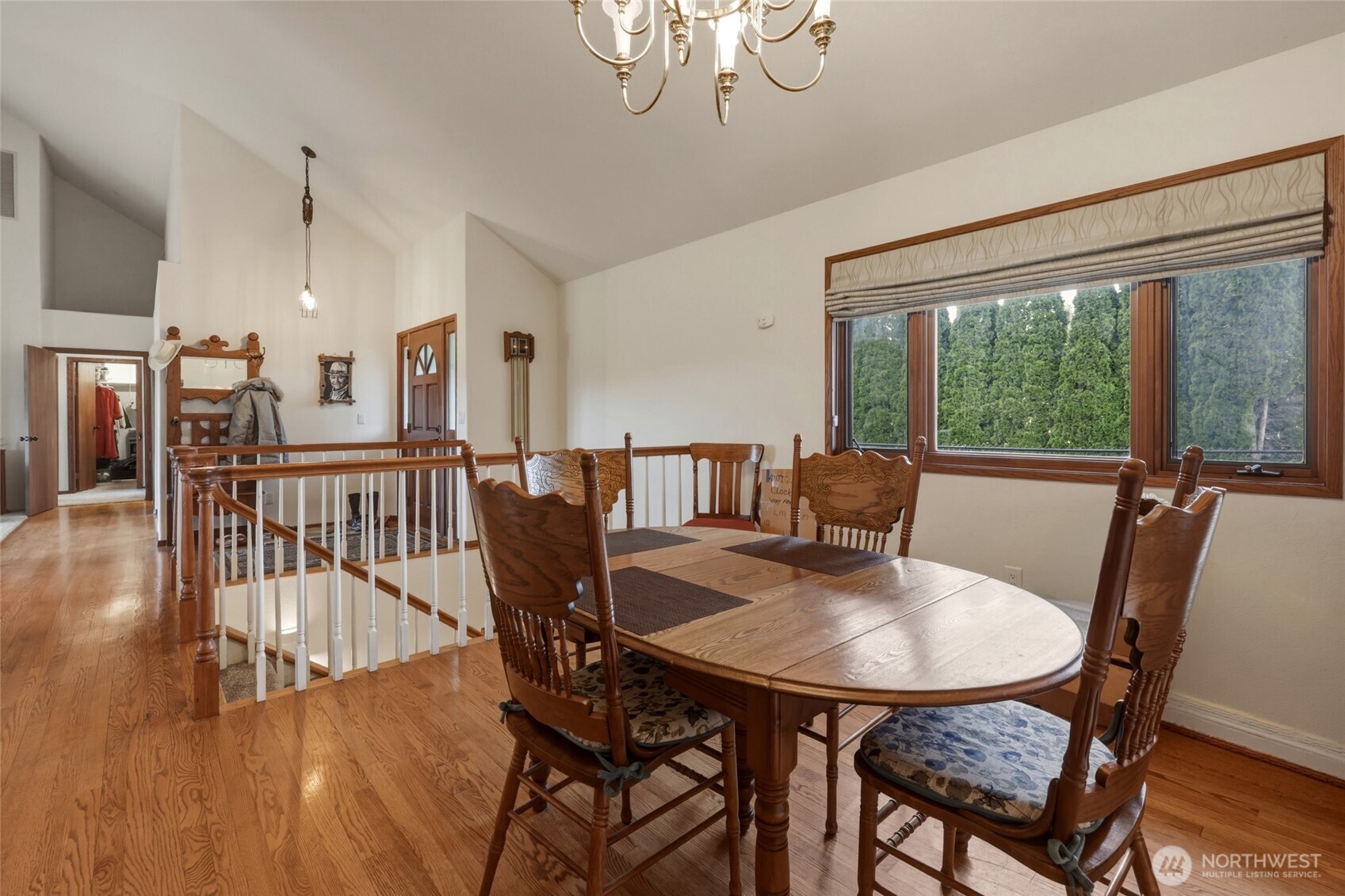 32 Thompson Lane Property Photo 13