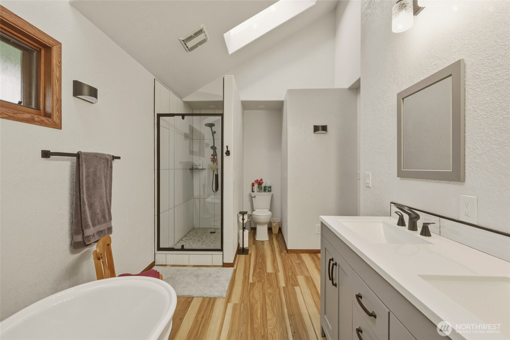 32 Thompson Lane Property Photo 16