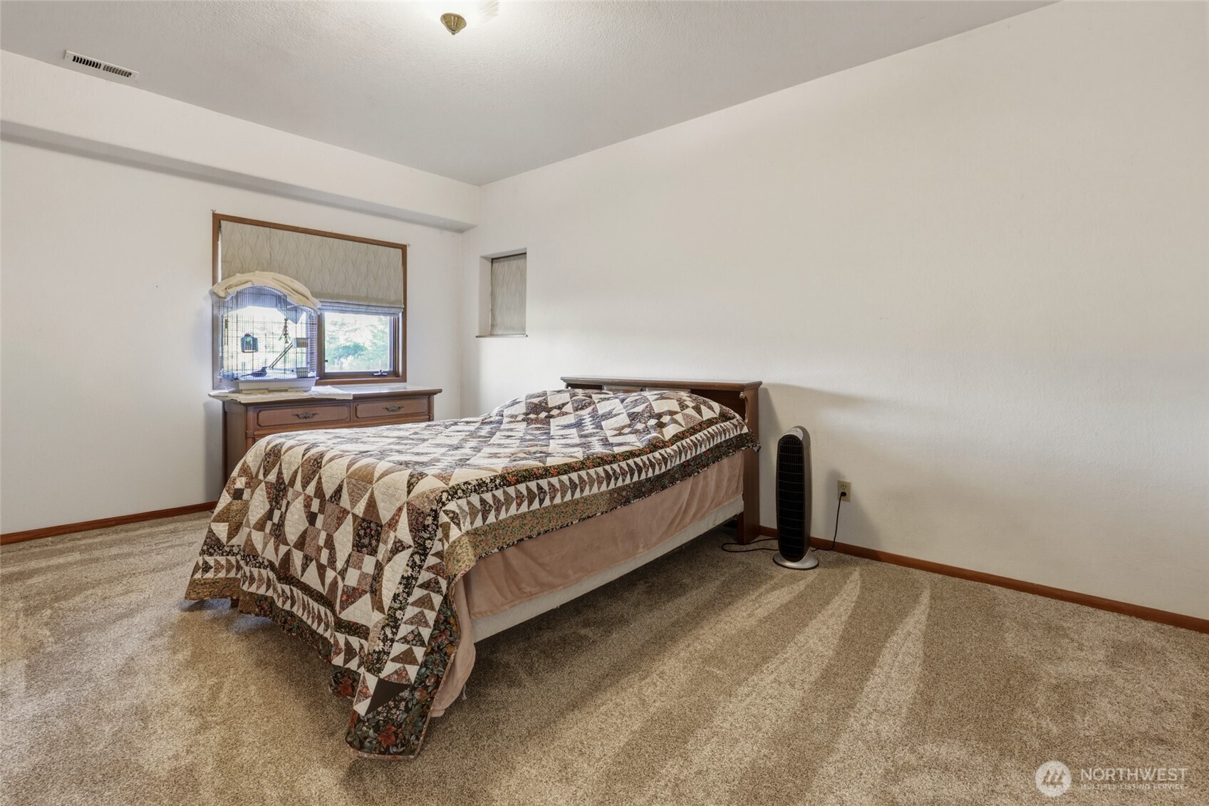 32 Thompson Lane Property Photo 18