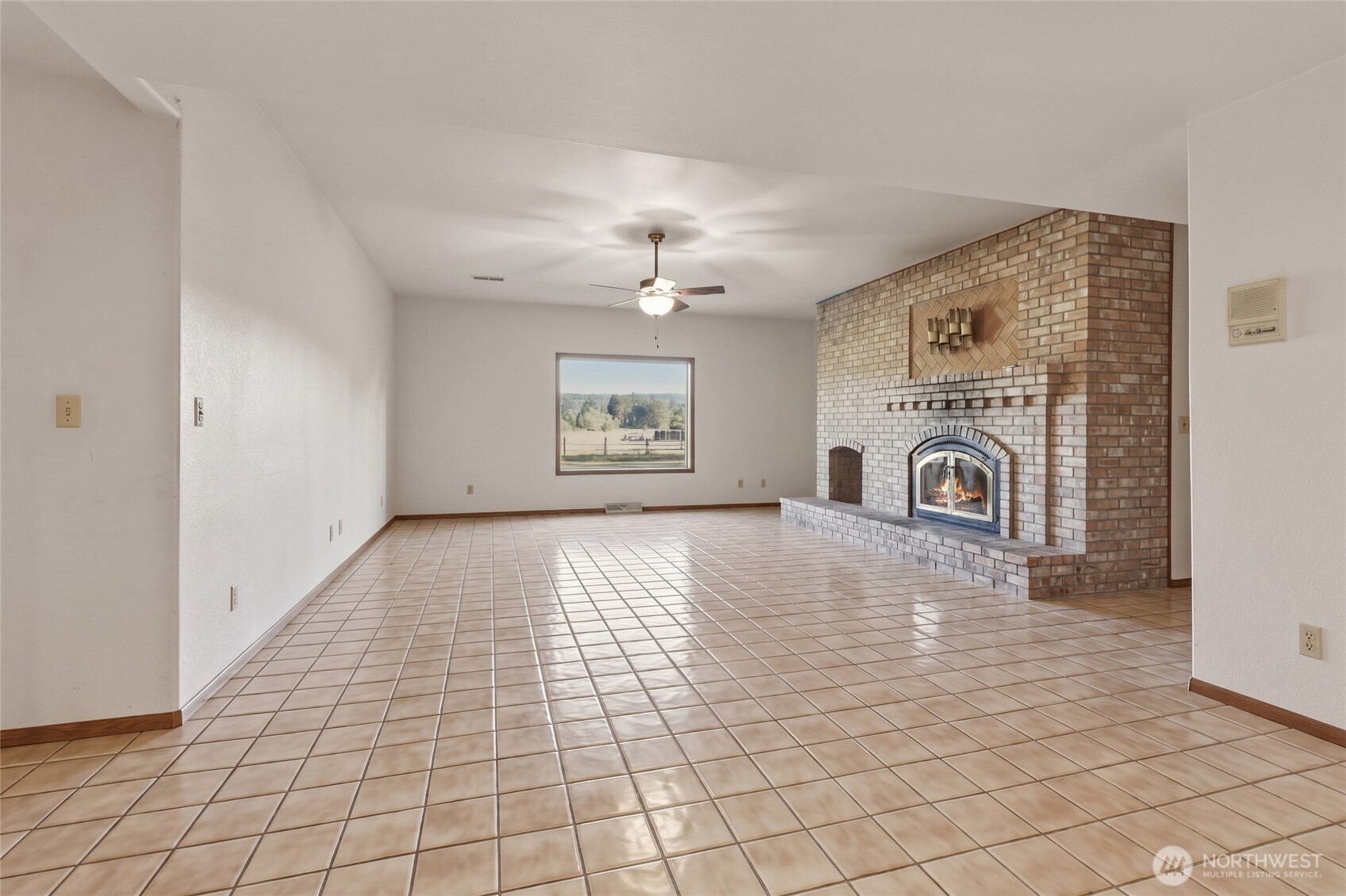 32 Thompson Lane Property Photo 22