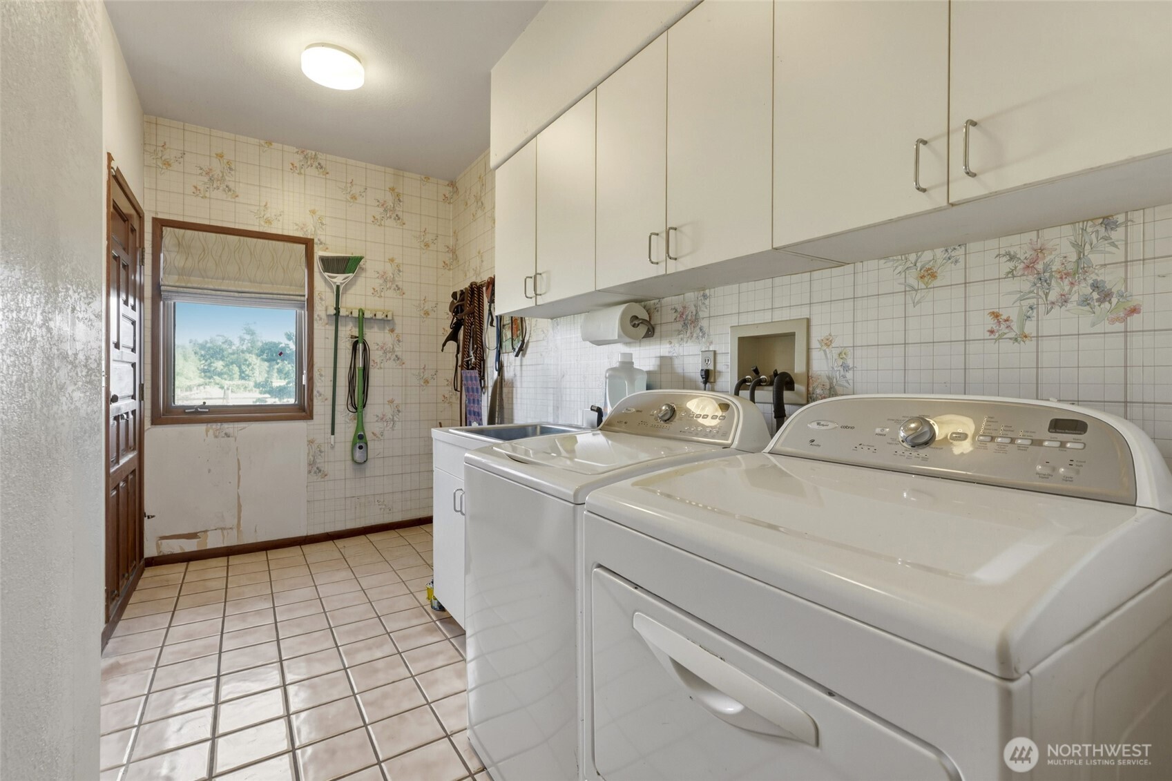 32 Thompson Lane Property Photo 24