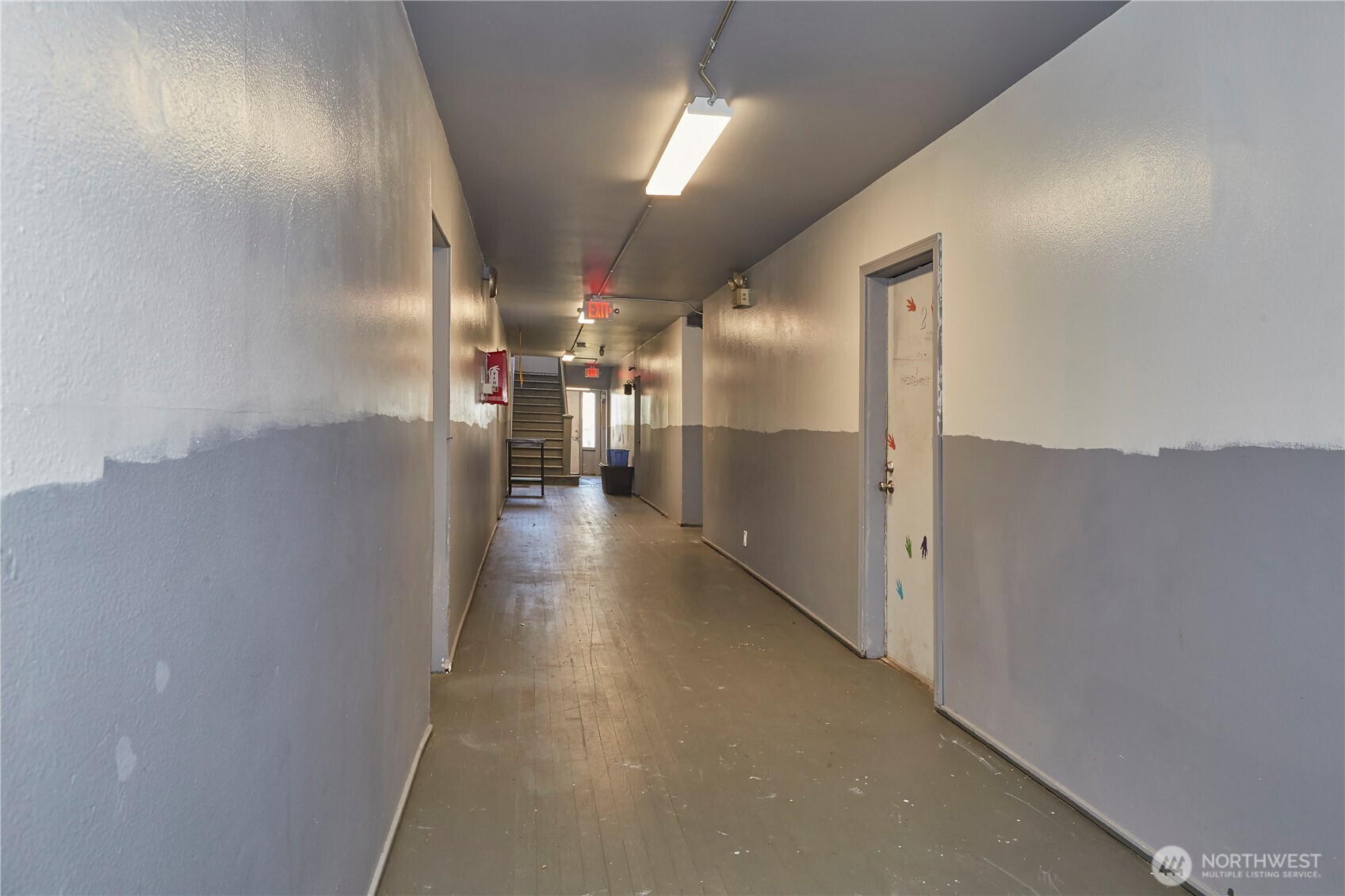 301 W 3rd Street Property Photo 11