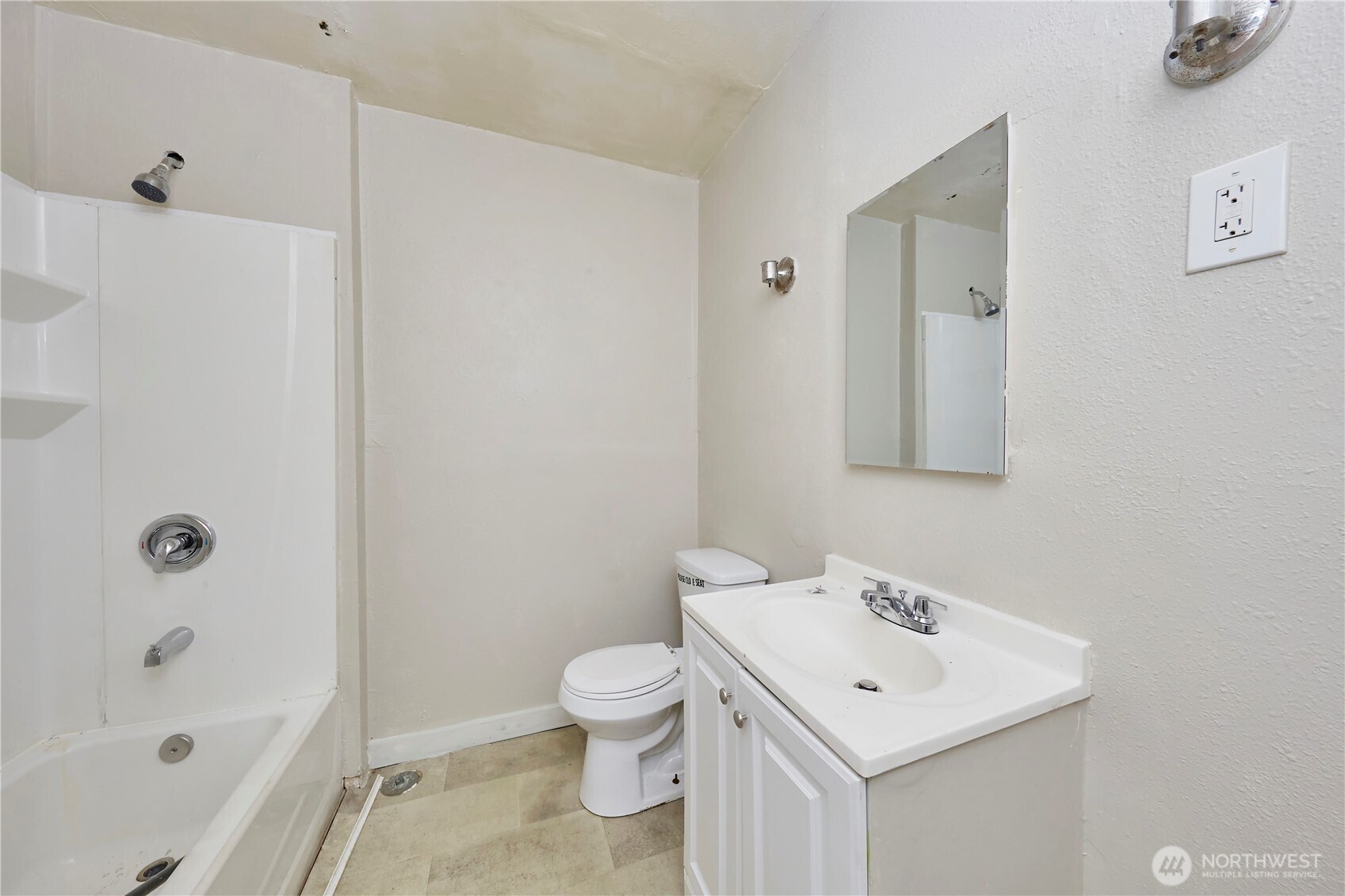 301 W 3rd Street Property Photo 17