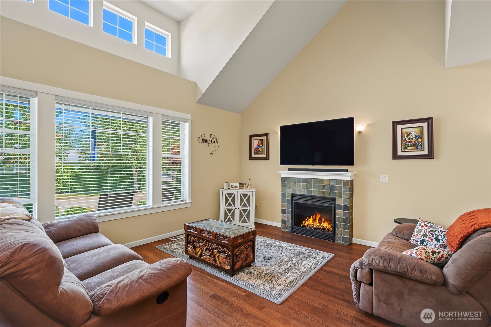 2978 Martin Place Property Photo 4